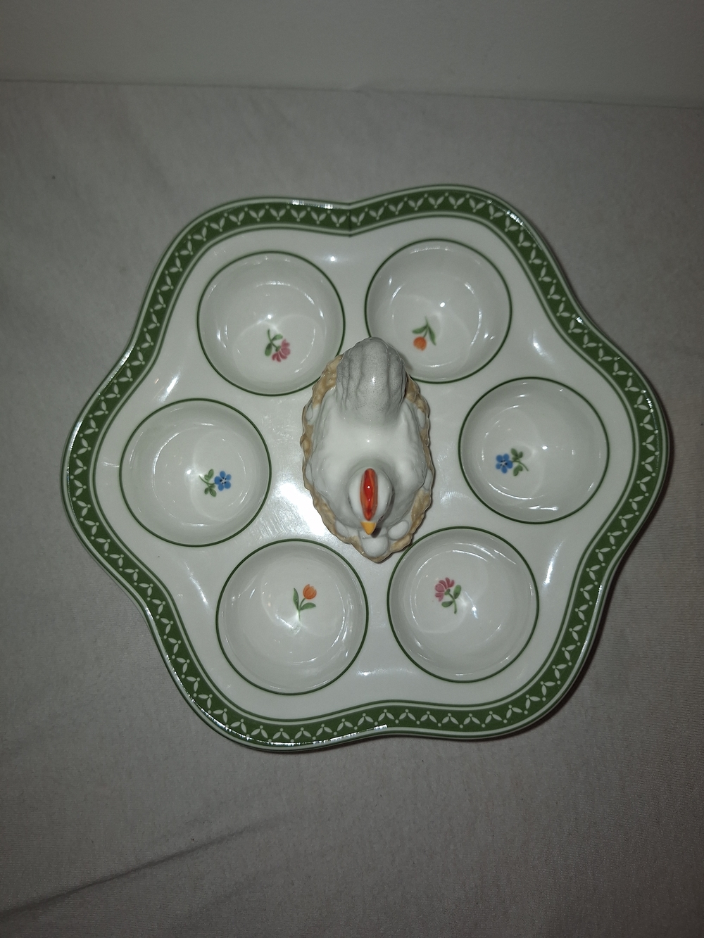 Floral Egg Tray with Hen Centerpiece - Green Trim